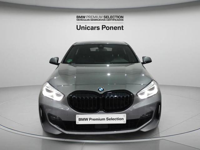 BMW Serie 1 118d color Gris. Año 2024. 110KW(150CV). Diésel. En concesionario Unicars Ponent de Lleida