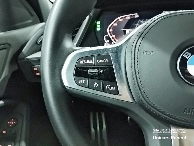 BMW Serie 1 118d color Gris. Año 2024. 110KW(150CV). Diésel. En concesionario Unicars Ponent de Lleida