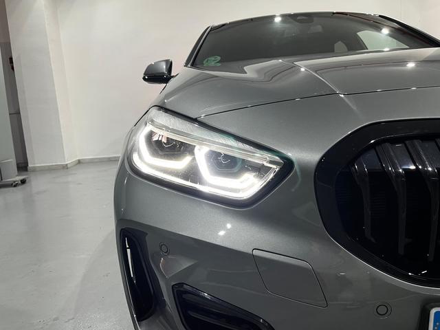 BMW Serie 1 118d color Gris. Año 2024. 110KW(150CV). Diésel. En concesionario Unicars Ponent de Lleida