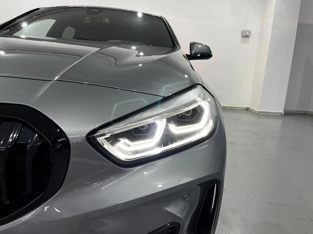 BMW Serie 1 118d color Gris. Año 2024. 110KW(150CV). Diésel. En concesionario Unicars Ponent de Lleida