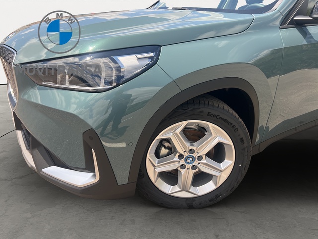 BMW iX1 eDrive20 color Verde. Año 2025. 150KW(204CV). Eléctrico. En concesionario Movitransa Cars Jerez de Cádiz