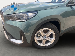 BMW iX1 eDrive20 color Verde. Año 2025. 150KW(204CV). Eléctrico. En concesionario Movitransa Cars Jerez de Cádiz