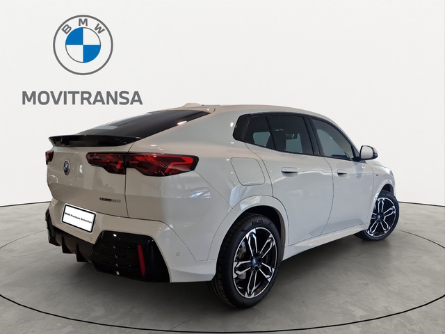 Foto 4 BMW iX2 eDrive20 150 kW (204 CV)