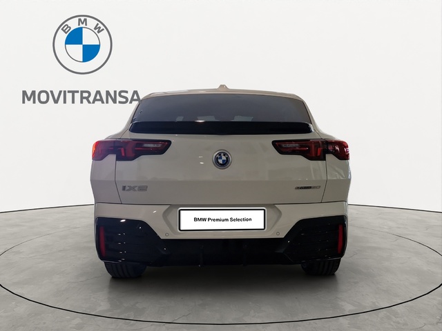 Foto 5 BMW iX2 eDrive20 150 kW (204 CV)