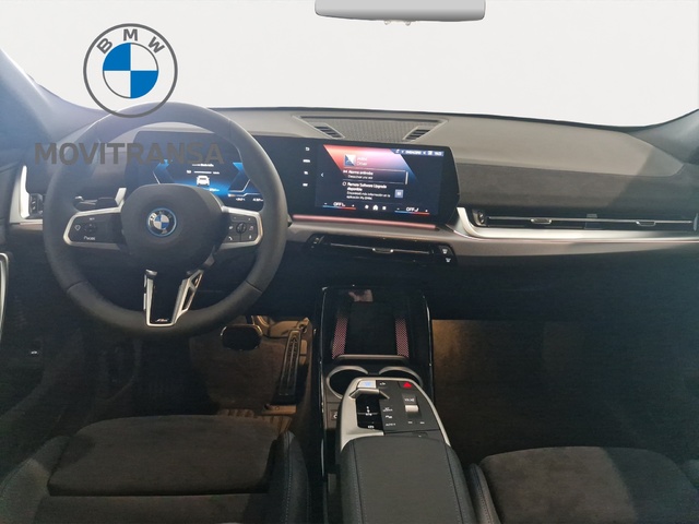 BMW iX2 eDrive20 color Blanco. Año 2025. 150KW(204CV). Eléctrico. En concesionario Movitransa Cars Huelva de Huelva