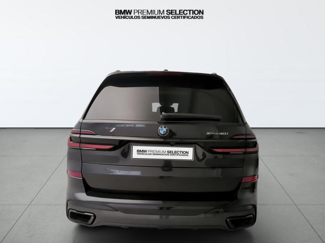 BMW X7 xDrive40i color Negro. Año 2024. 280KW(381CV). Gasolina. En concesionario Automotor Premium Viso - Málaga de Málaga