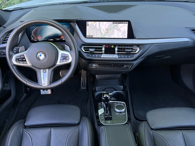 BMW Serie 1 M135i color Blanco. Año 2024. 225KW(306CV). Gasolina. En concesionario Celtamotor Vigo de Pontevedra