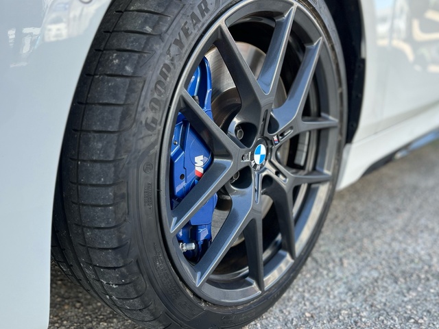 BMW Serie 1 M135i color Blanco. Año 2024. 225KW(306CV). Gasolina. En concesionario Celtamotor Vigo de Pontevedra
