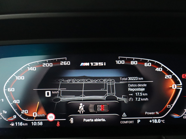 BMW Serie 1 M135i color Negro. Año 2022. 225KW(306CV). Gasolina. En concesionario Pruna Motor de Barcelona