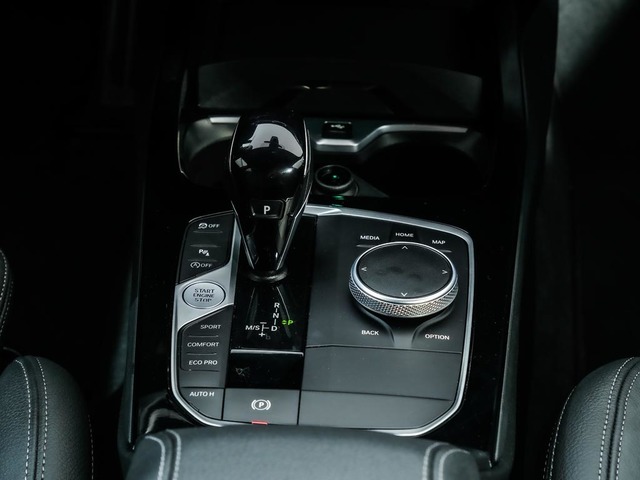 BMW Serie 1 M135i color Rojo. Año 2023. 225KW(306CV). Gasolina. En concesionario Oliva Motor Tarragona de Tarragona