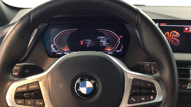 BMW Serie 1 118i color Blanco. Año 2024. 103KW(140CV). Gasolina. En concesionario BYmyCAR Madrid - Alcalá de Madrid