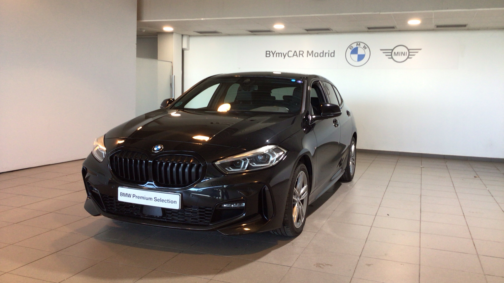 BMW Serie 1 118d color Negro. Año 2024. 110KW(150CV). Diésel. En concesionario BYmyCAR Madrid - Alcalá de Madrid