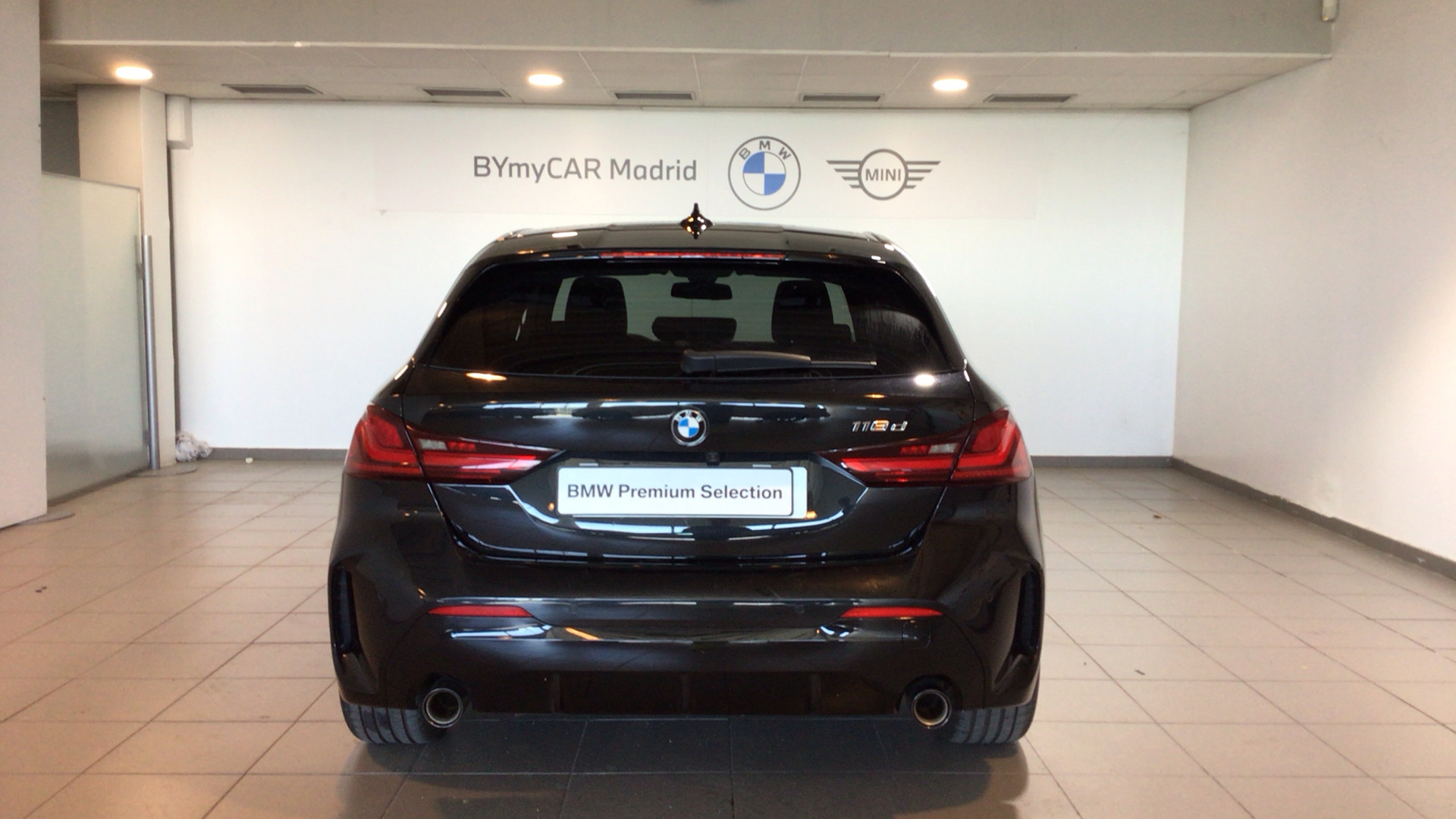 BMW Serie 1 118d color Negro. Año 2024. 110KW(150CV). Diésel. En concesionario BYmyCAR Madrid - Alcalá de Madrid