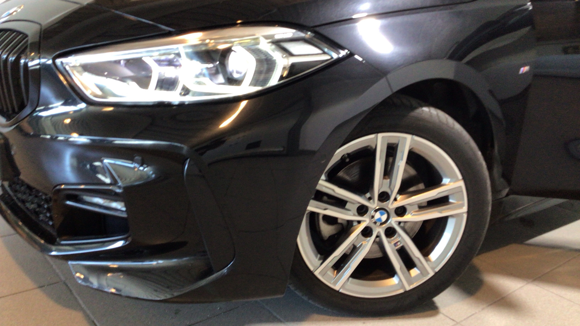 BMW Serie 1 118d color Negro. Año 2024. 110KW(150CV). Diésel. En concesionario BYmyCAR Madrid - Alcalá de Madrid