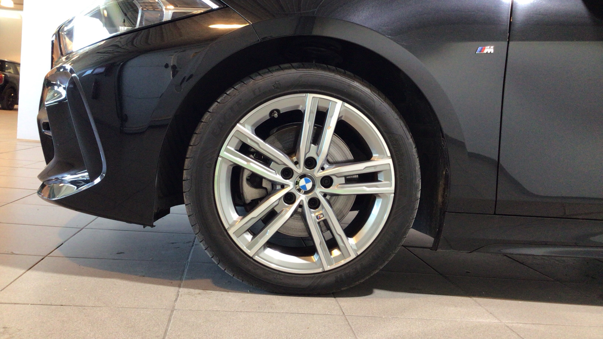 BMW Serie 1 118d color Negro. Año 2024. 110KW(150CV). Diésel. En concesionario BYmyCAR Madrid - Alcalá de Madrid