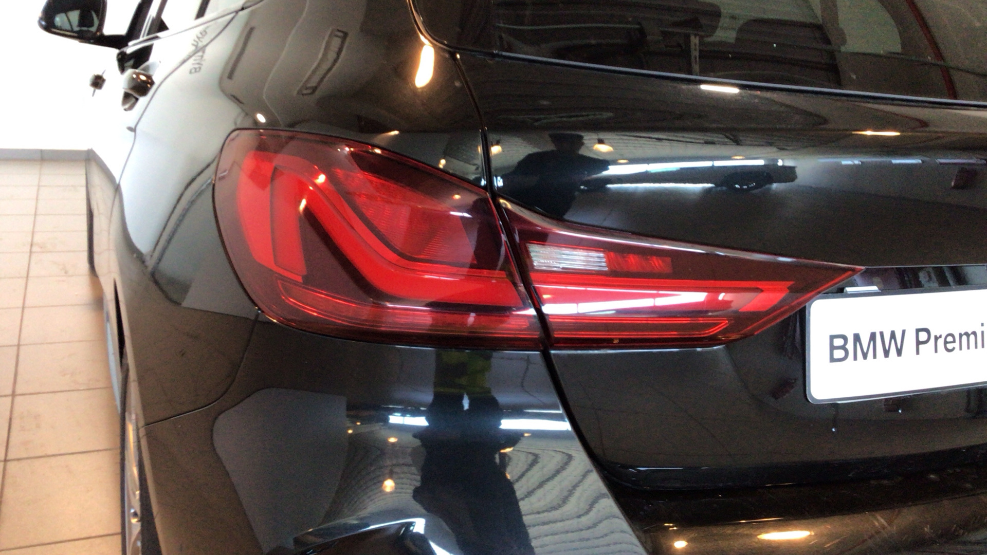 BMW Serie 1 118d color Negro. Año 2024. 110KW(150CV). Diésel. En concesionario BYmyCAR Madrid - Alcalá de Madrid