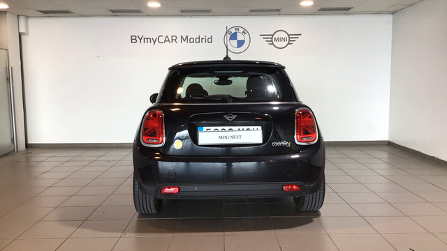 fotoG 4 del MINI MINI 3 Puertas Cooper SE 135 kW (184 CV) 184cv Eléctrico del 2023 en Madrid