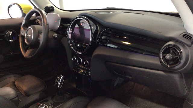 fotoG 7 del MINI MINI 3 Puertas Cooper SE 135 kW (184 CV) 184cv Eléctrico del 2023 en Madrid