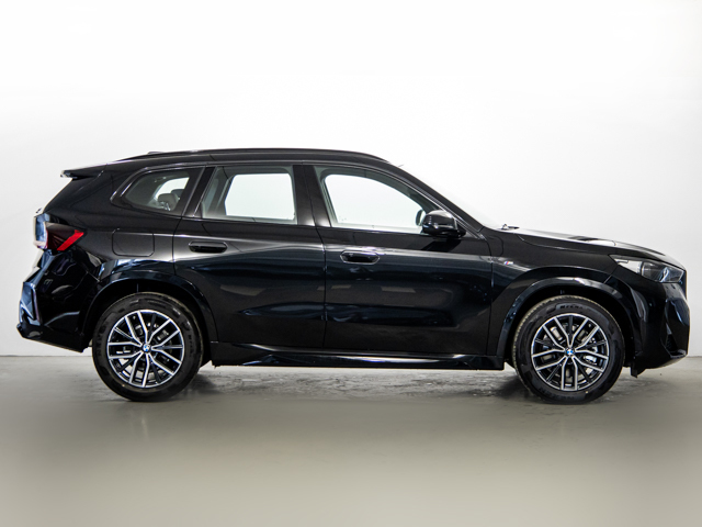 BMW X1 sDrive20i color Negro. Año 2025. 125KW(170CV). Gasolina. En concesionario BMW Fuenteolid Valladolid de Valladolid