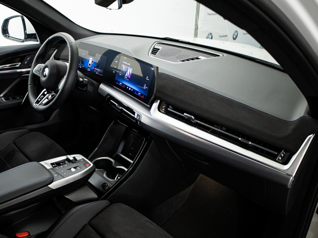 BMW X2 sDrive20d color Blanco. Año 2025. 120KW(163CV). Diésel. En concesionario BMW Fuenteolid Valladolid de Valladolid