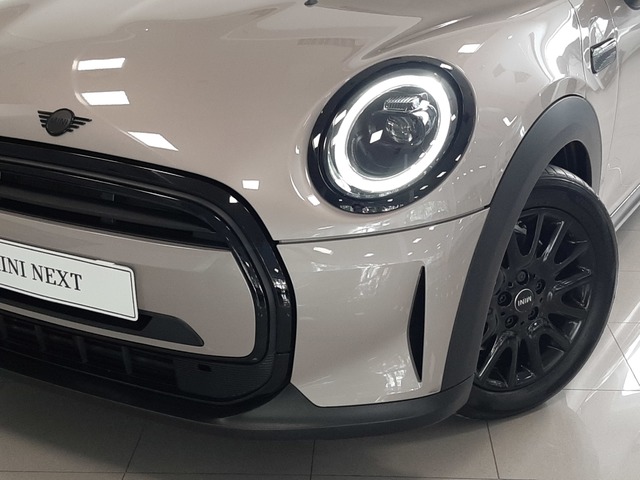 fotoG 5 del MINI MINI 5 Puertas Cooper 100 kW (136 CV) 136cv Gasolina del 2022 en Valencia