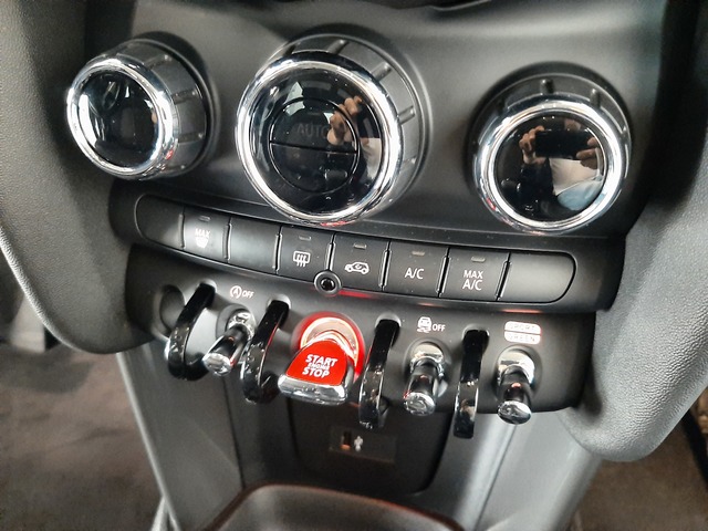 fotoG 26 del MINI MINI 5 Puertas Cooper 100 kW (136 CV) 136cv Gasolina del 2022 en Valencia