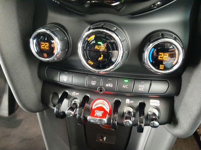 fotoG 27 del MINI MINI 5 Puertas Cooper 100 kW (136 CV) 136cv Gasolina del 2022 en Valencia