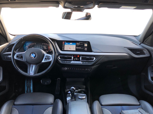 BMW Serie 1 118d color Blanco. Año 2021. 110KW(150CV). Diésel. En concesionario Momentum S.A. de Madrid