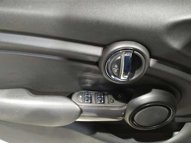 fotoG 28 del MINI MINI 5 Puertas Cooper 100 kW (136 CV) 136cv Gasolina del 2022 en Alicante