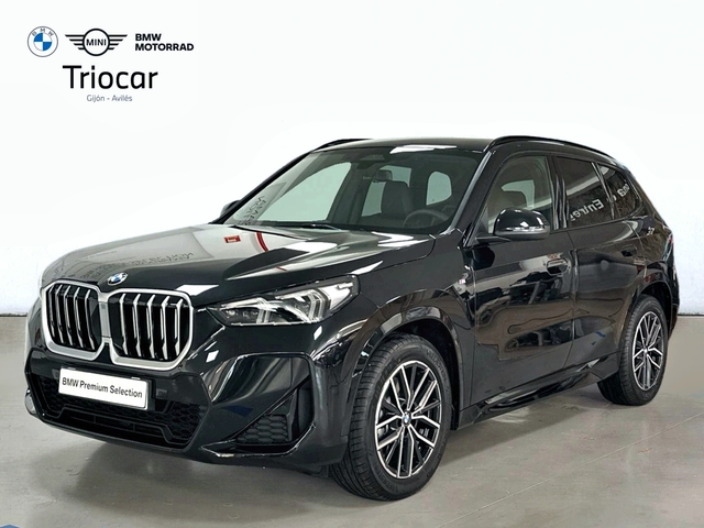 BMW X1 sDrive20i color Negro. Año 2025. 125KW(170CV). Gasolina. En concesionario Triocar Gijón (Bmw y Mini) de Asturias