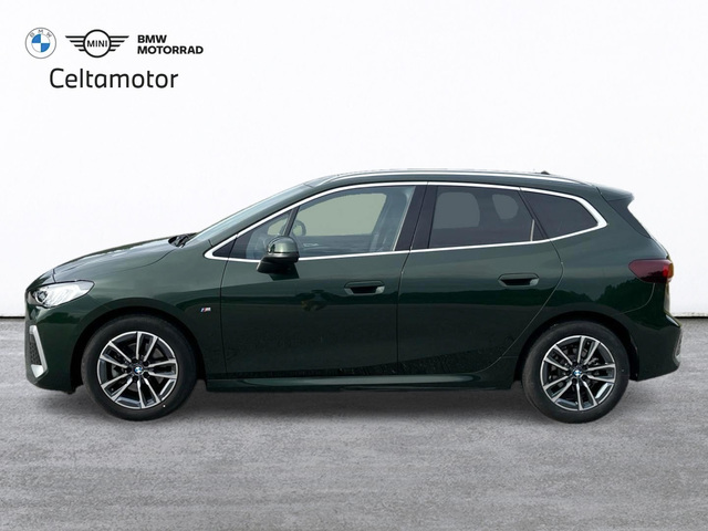BMW Serie 2 218i Active Tourer color Verde. Año 2024. 100KW(136CV). Gasolina. En concesionario Celtamotor Caldas Reis de Pontevedra