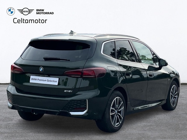 BMW Serie 2 218i Active Tourer color Verde. Año 2024. 100KW(136CV). Gasolina. En concesionario Celtamotor Caldas Reis de Pontevedra