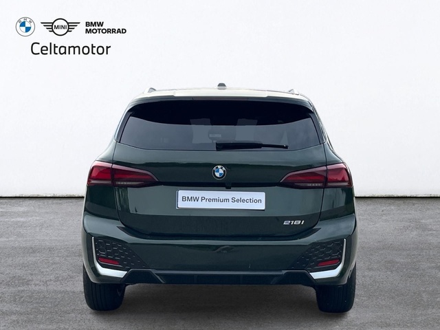 BMW Serie 2 218i Active Tourer color Verde. Año 2024. 100KW(136CV). Gasolina. En concesionario Celtamotor Caldas Reis de Pontevedra
