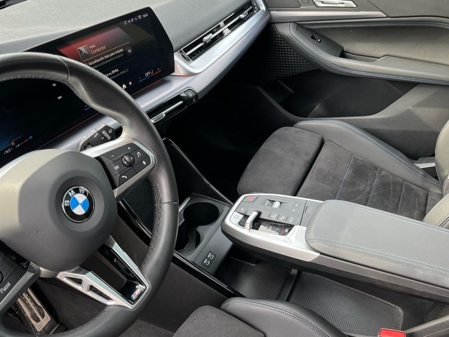 BMW Serie 2 218i Active Tourer color Verde. Año 2024. 100KW(136CV). Gasolina. En concesionario Celtamotor Caldas Reis de Pontevedra