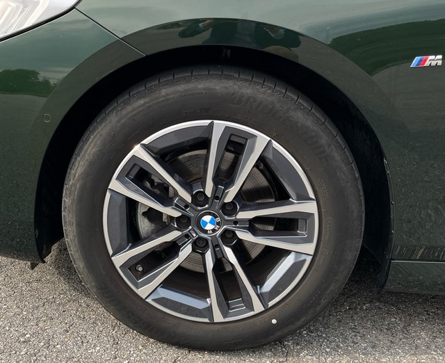 BMW Serie 2 218i Active Tourer color Verde. Año 2024. 100KW(136CV). Gasolina. En concesionario Celtamotor Caldas Reis de Pontevedra