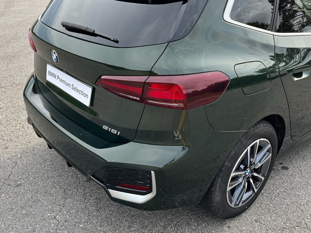 BMW Serie 2 218i Active Tourer color Verde. Año 2024. 100KW(136CV). Gasolina. En concesionario Celtamotor Caldas Reis de Pontevedra
