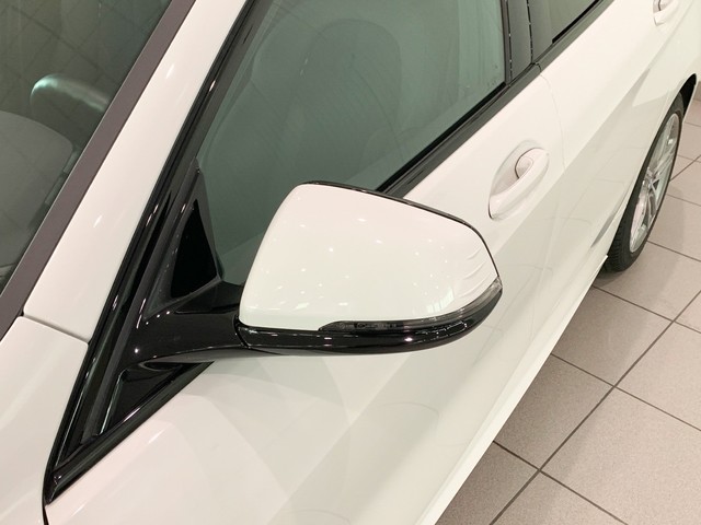 BMW Serie 1 120d color Blanco. Año 2024. 140KW(190CV). Diésel. En concesionario Celtamotor Lalín de Pontevedra