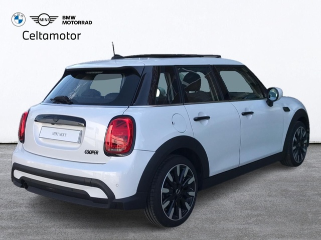 fotoG 3 del MINI MINI 5 Puertas Cooper 100 kW (136 CV) 136cv Gasolina del 2024 en Pontevedra