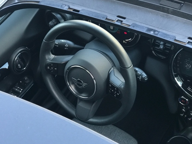 fotoG 24 del MINI MINI 5 Puertas Cooper 100 kW (136 CV) 136cv Gasolina del 2024 en Pontevedra