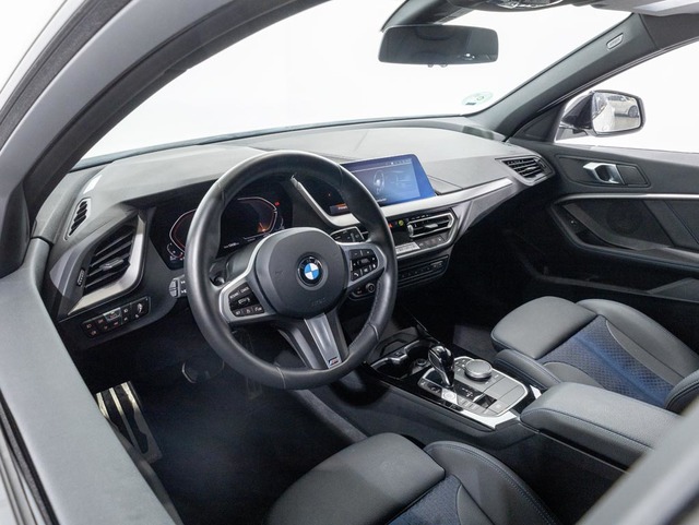 BMW Serie 1 118d color Blanco. Año 2024. 110KW(150CV). Diésel. En concesionario Oliva Motor Girona de Girona