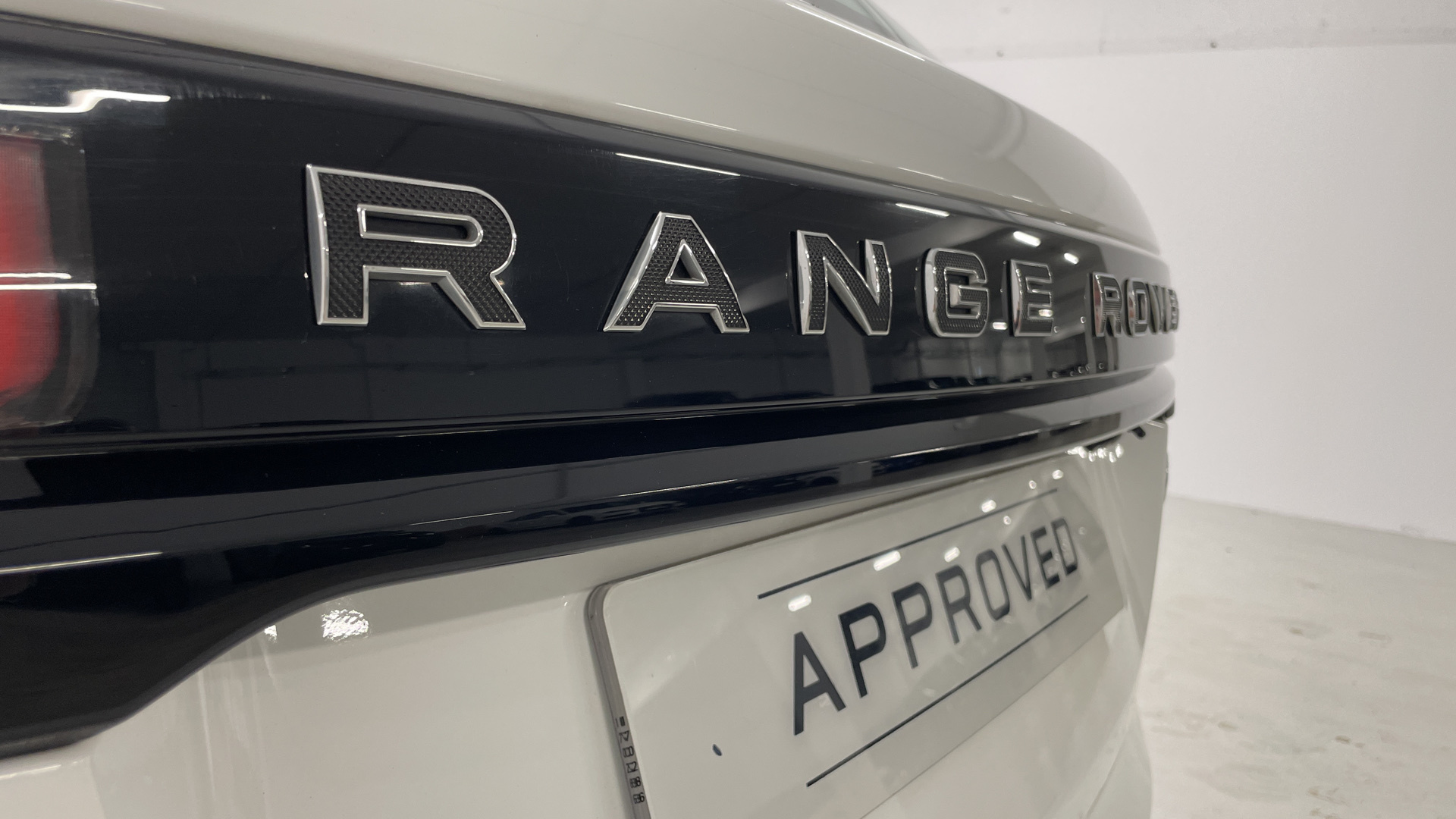 Land Rover Range Rover Velar 5.0 V8 - 24