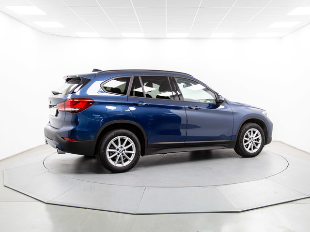 BMW X1 sDrive18d color Azul. Año 2021. 110KW(150CV). Diésel. En concesionario Movil Begar Alcoy de Alicante