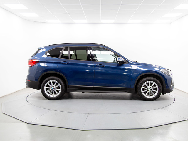 BMW X1 sDrive18d color Azul. Año 2021. 110KW(150CV). Diésel. En concesionario Movil Begar Alcoy de Alicante