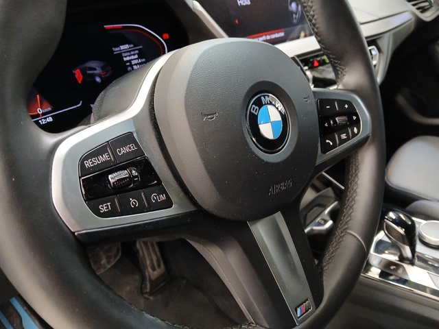 BMW Serie 1 118d color Negro. Año 2024. 110KW(150CV). Diésel. En concesionario GANDIA Automoviles Fersan, S.A. de Valencia