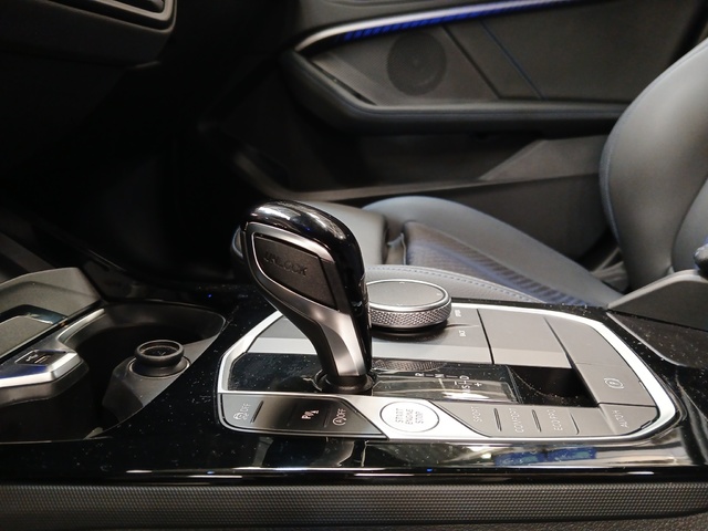 BMW Serie 1 118d color Negro. Año 2024. 110KW(150CV). Diésel. En concesionario GANDIA Automoviles Fersan, S.A. de Valencia