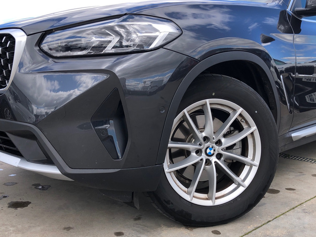 BMW X4 xDrive20d color Gris. Año 2022. 140KW(190CV). Diésel. En concesionario Vehinter Alcorcón de Madrid