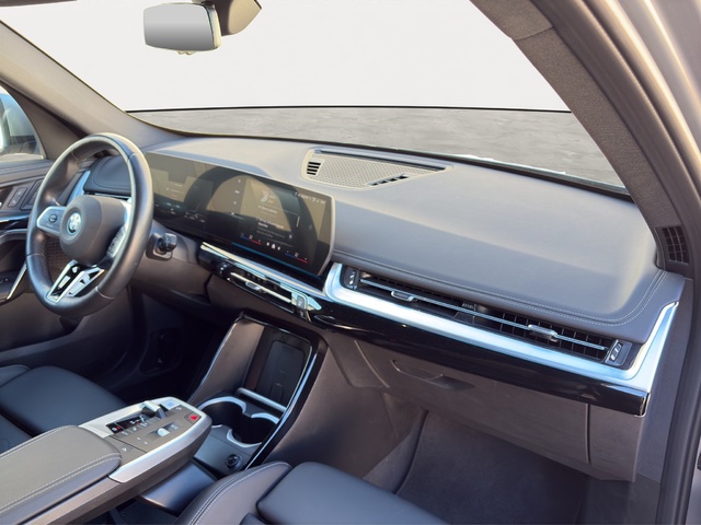 BMW iX1 eDrive20 color Gris. Año 2025. 150KW(204CV). Eléctrico. En concesionario FINESTRAT Automoviles Fersan, S.A. de Alicante