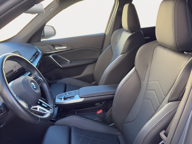 BMW iX1 eDrive20 color Gris. Año 2025. 150KW(204CV). Eléctrico. En concesionario FINESTRAT Automoviles Fersan, S.A. de Alicante