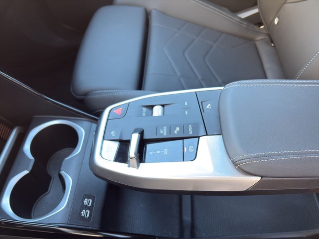 BMW iX1 eDrive20 color Gris. Año 2025. 150KW(204CV). Eléctrico. En concesionario FINESTRAT Automoviles Fersan, S.A. de Alicante