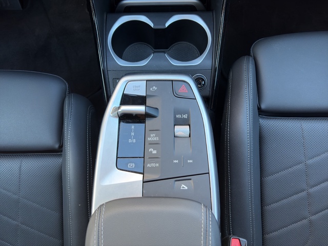 BMW iX1 eDrive20 color Gris. Año 2025. 150KW(204CV). Eléctrico. En concesionario FINESTRAT Automoviles Fersan, S.A. de Alicante